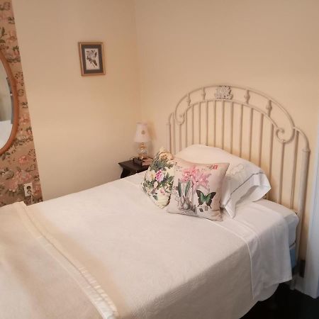 The Guest House At The Regina House Tea Room Moosic 外观 照片
