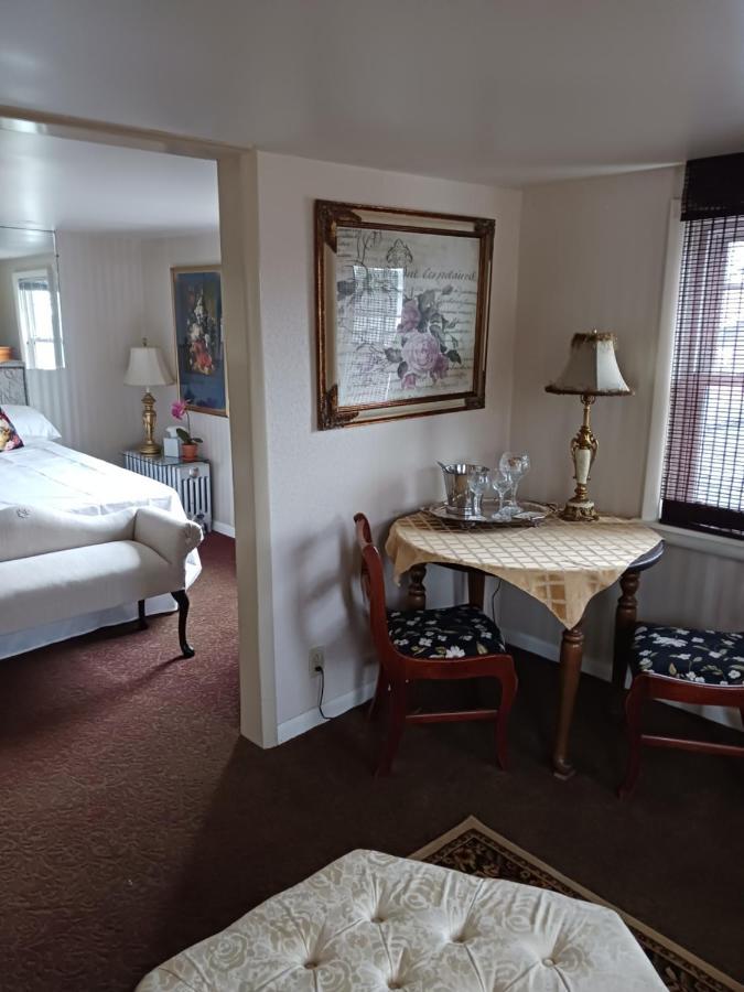 The Guest House At The Regina House Tea Room Moosic 外观 照片
