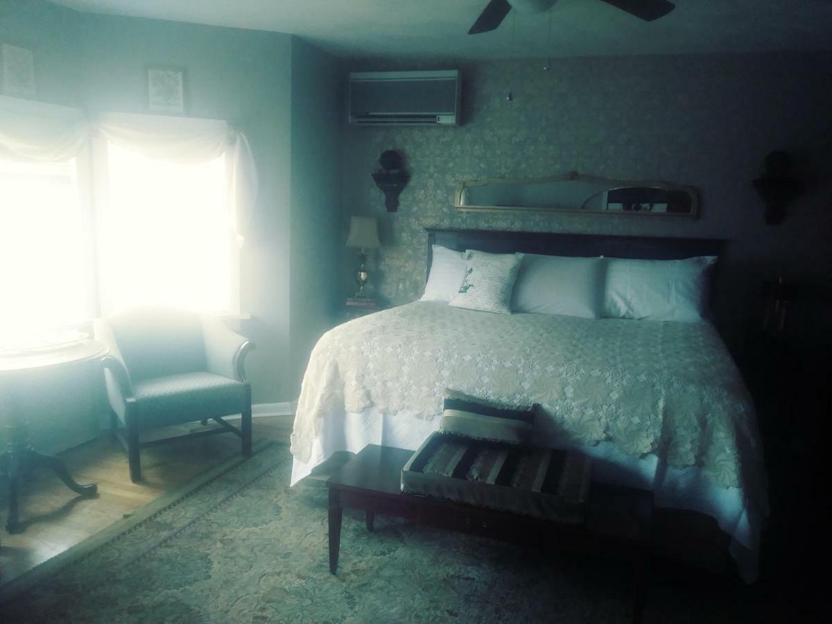 The Guest House At The Regina House Tea Room Moosic 外观 照片