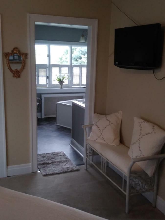 The Guest House At The Regina House Tea Room Moosic 外观 照片